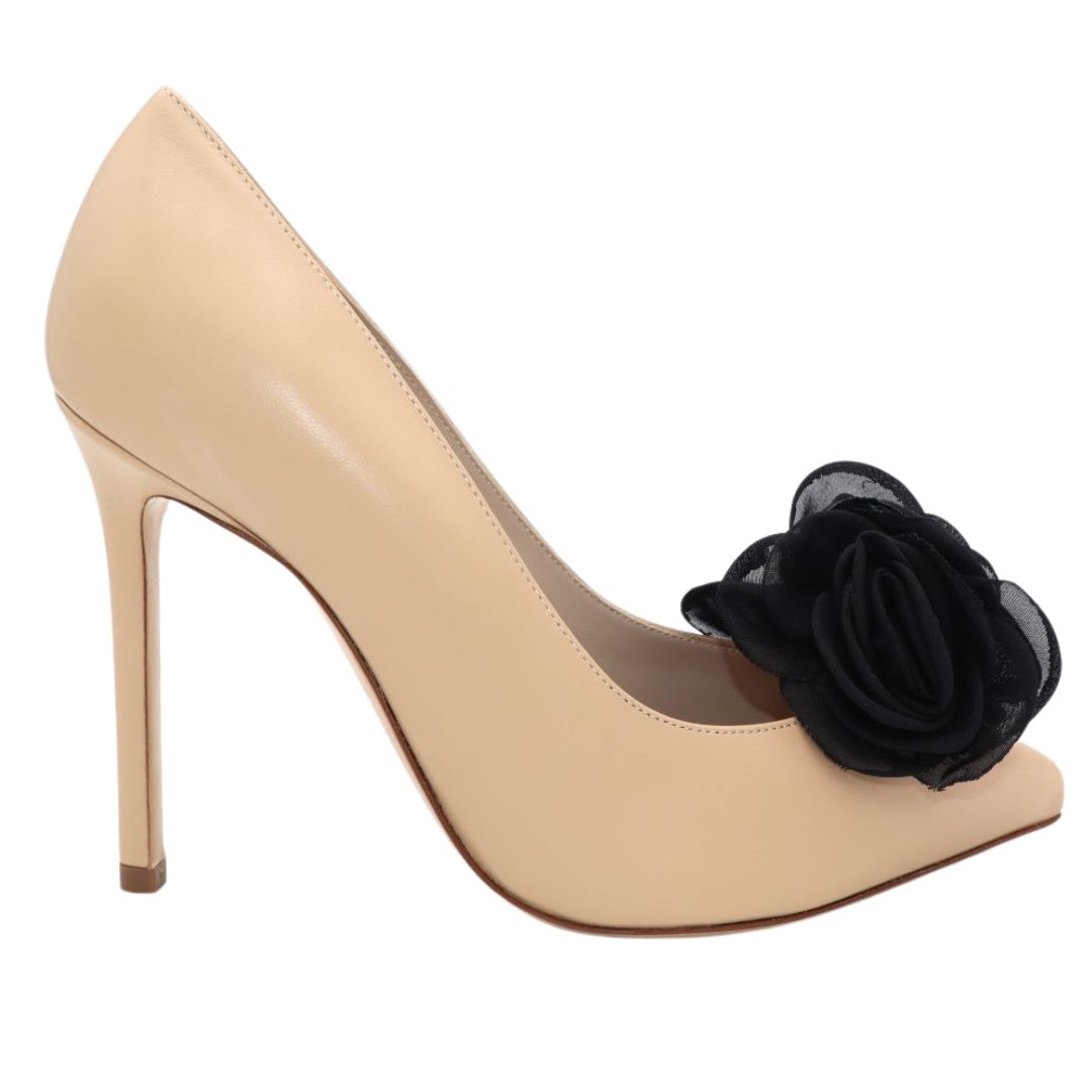 Gloriellas Schuhclips Black Secret schwarze Blüte aus Tüll und beige High Heels