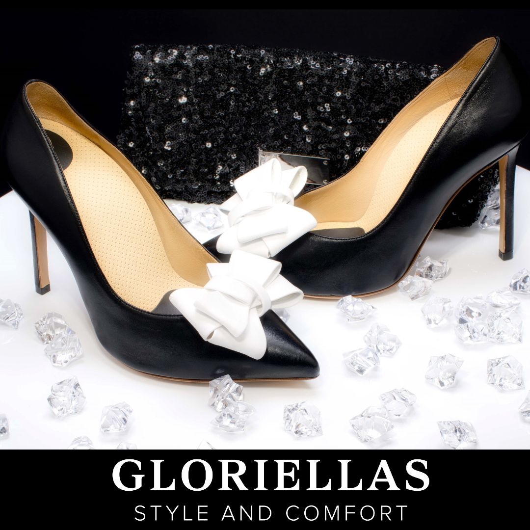 Gloriellas Schuhclip White Party weie Schleife aus veganem Leder mit schwarzen High Heels