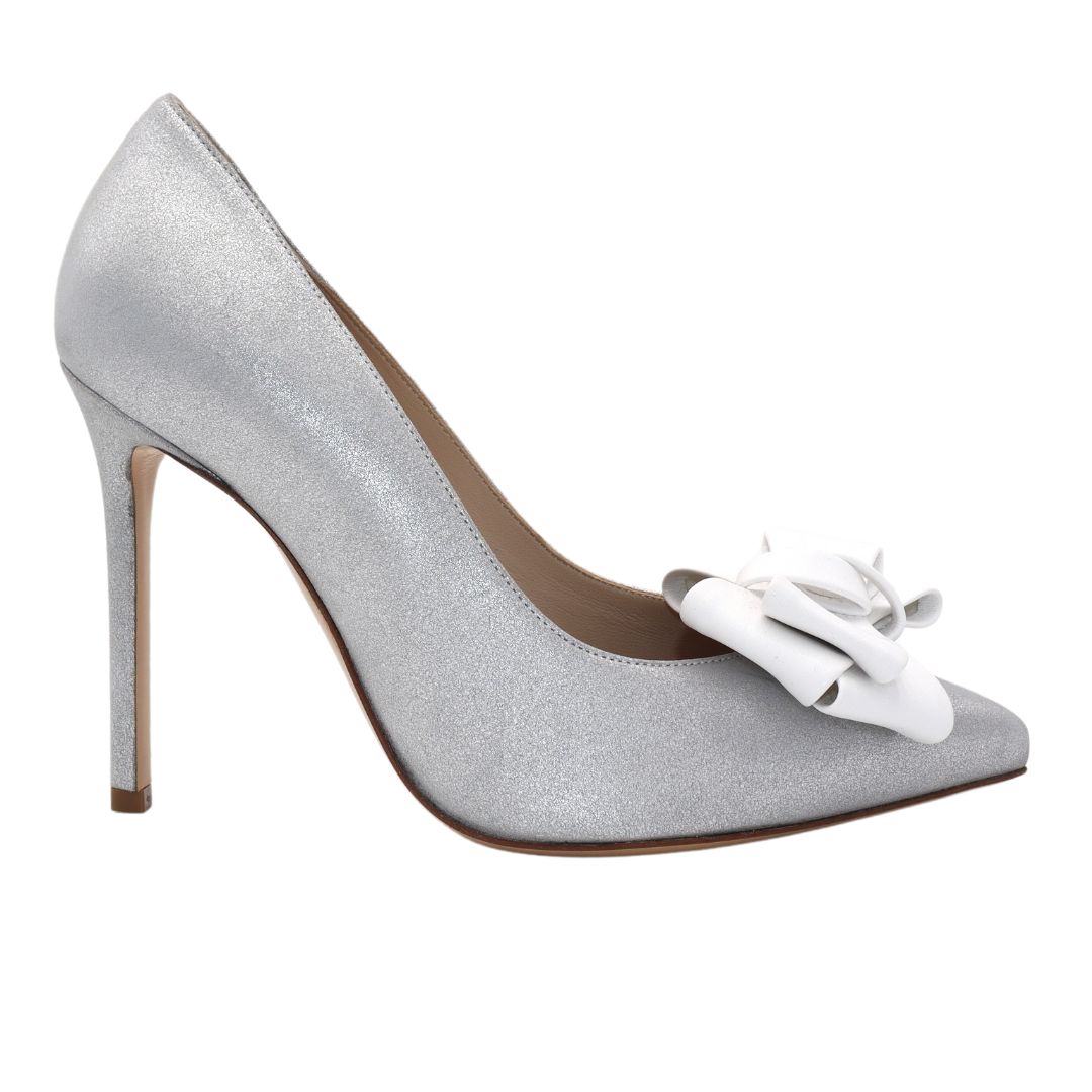 Gloriellas Schuhclip White Party weie Schleife aus veganem Leder mit silbernen High Heels