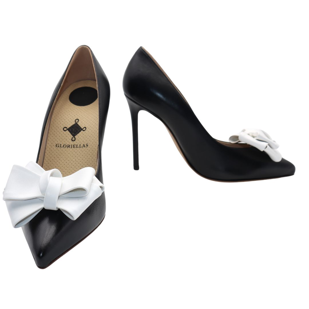 Gloriellas Schuhclip White Party weie Schleife aus veganem Leder mit schwarzen High Heels