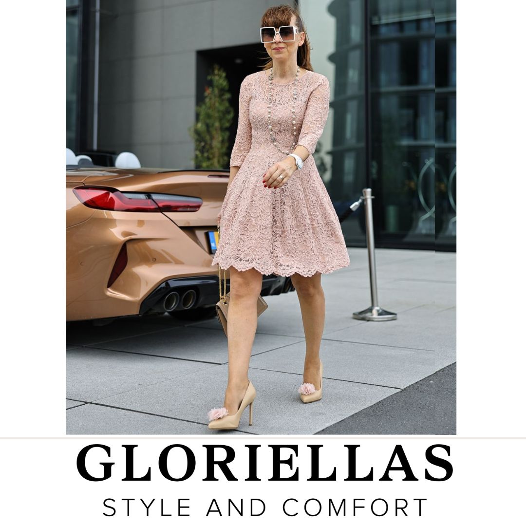 Gloriellas Schuhclip Perfect Romance Bltenapplikation aus rosa Tüll mit beigen High Heels Monochrome Look