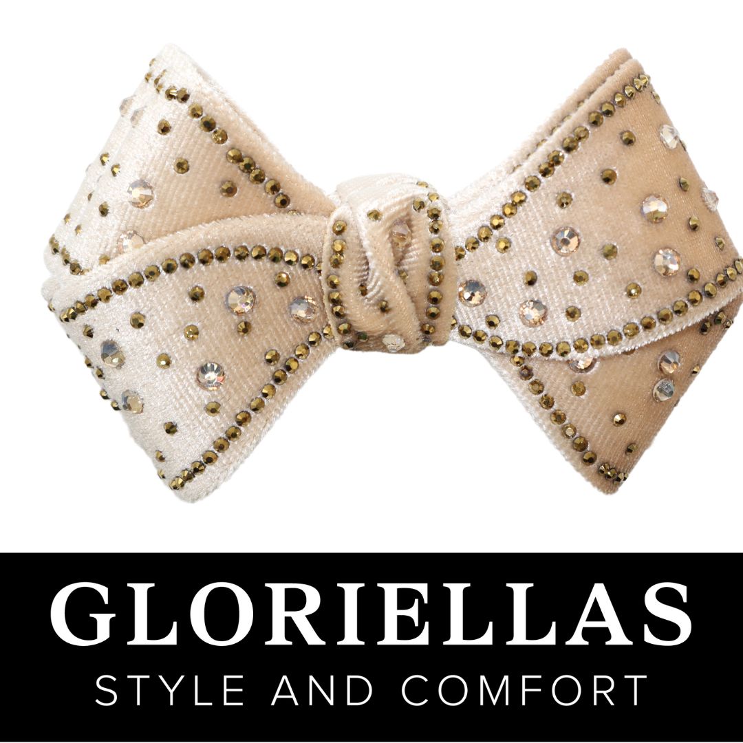 Gloriellas Schuhclips Nude Vlevet Glam Schleifenapplikation aus beigem Samt mit Glitzersteinen